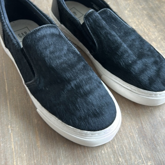 GAP Black Calf Hair Slip On Sneaker Loafer Women Size 7 - Picture 3 of 13